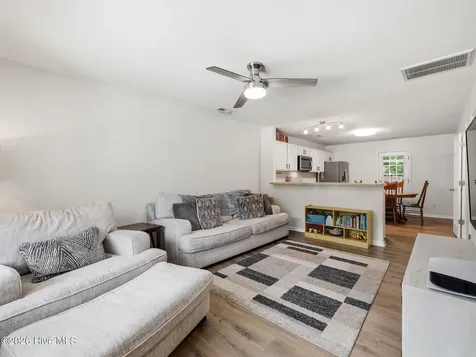 1404 Old Folkstone Road Sneads Ferry NC 28460