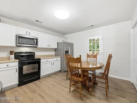 1404 Old Folkstone Road Sneads Ferry NC 28460