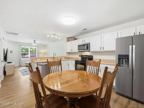 1404 Old Folkstone Road Sneads Ferry NC 28460