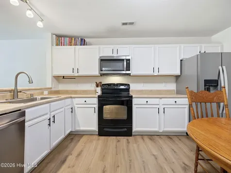 1404 Old Folkstone Road Sneads Ferry NC 28460