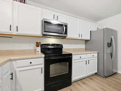 1404 Old Folkstone Road Sneads Ferry NC 28460