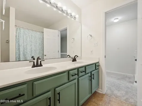 1404 Old Folkstone Road Sneads Ferry NC 28460