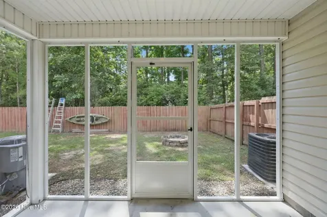 1404 Old Folkstone Road Sneads Ferry NC 28460