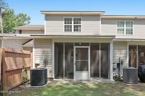 1404 Old Folkstone Road Sneads Ferry NC 28460