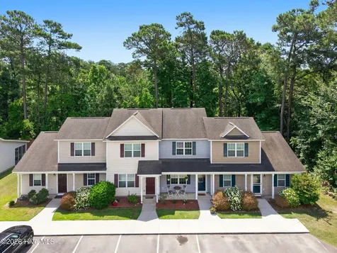 1404 Old Folkstone Road Sneads Ferry NC 28460