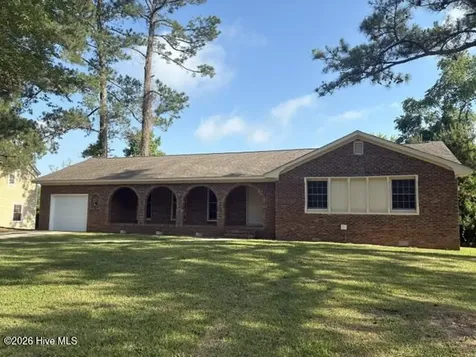 2912 Hodges Road Kinston NC 28504