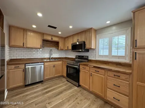 113 NW 12th Street Oak Island NC 28465