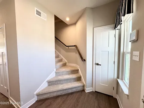 106 Mizzen Way Elizabeth City NC 27909