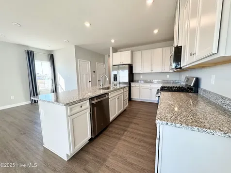 106 Mizzen Way Elizabeth City NC 27909