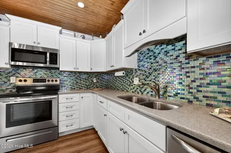 118 NE 19th Street Oak Island NC 28465