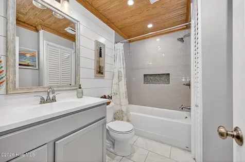 118 NE 19th Street Oak Island NC 28465