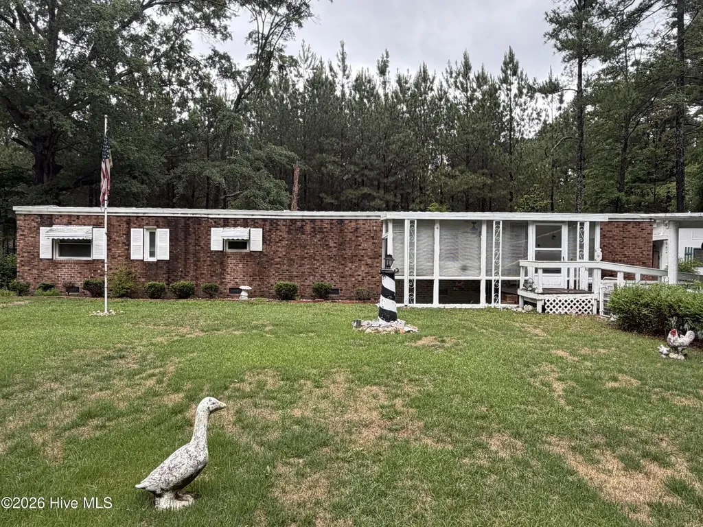 402 Pelletier Street La Grange NC 28551
