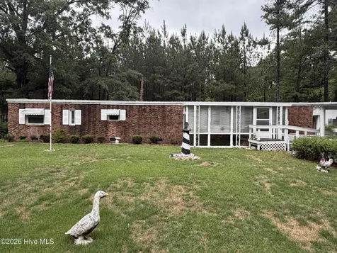 402 Pelletier Street La Grange NC 28551