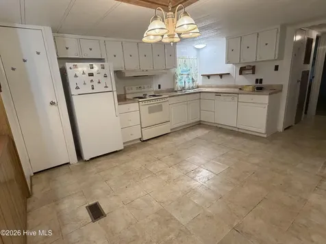 402 Pelletier Street La Grange NC 28551