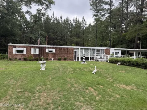 402 Pelletier Street La Grange NC 28551