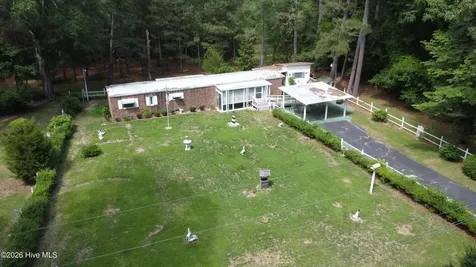 402 Pelletier Street La Grange NC 28551
