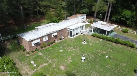 402 Pelletier Street La Grange NC 28551