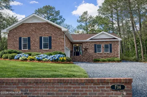 736 Ginseng Drive Vass NC 28394