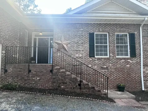 736 Ginseng Drive Vass NC 28394