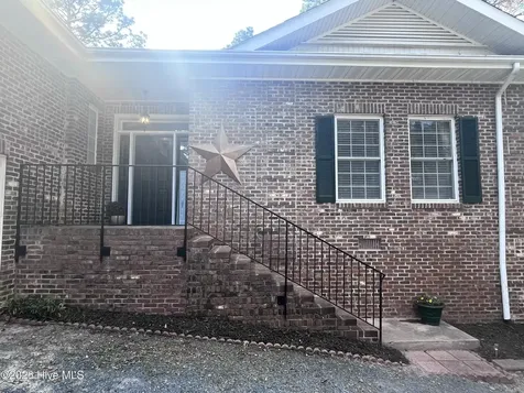 736 Ginseng Drive Vass NC 28394