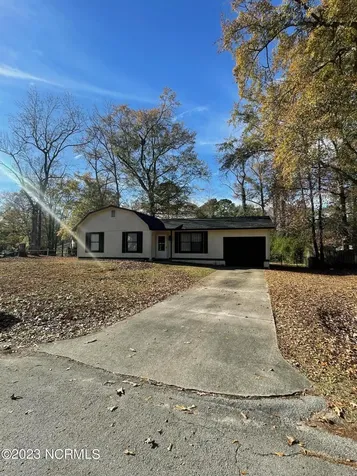1002 Stillwood Circle Jacksonville NC 28540