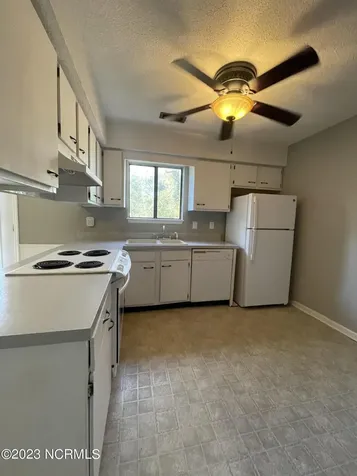 1002 Stillwood Circle Jacksonville NC 28540