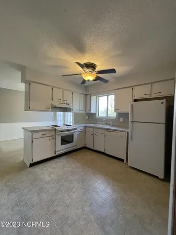 1002 Stillwood Circle Jacksonville NC 28540