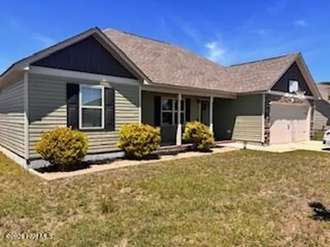216 Tappi Terrace Hubert NC 28539