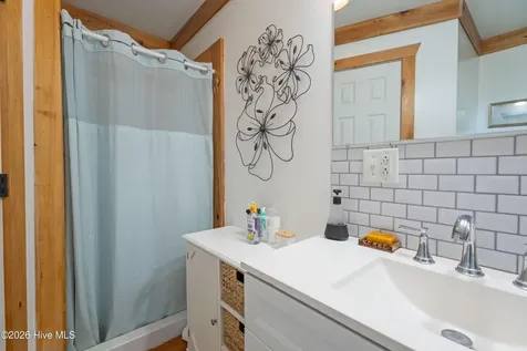 403 E Foy Street Richlands NC 28574