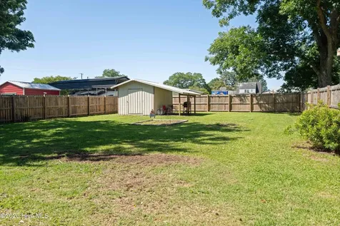 403 E Foy Street Richlands NC 28574