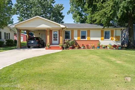 403 E Foy Street Richlands NC 28574