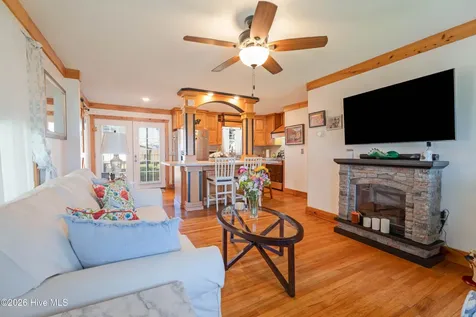 403 E Foy Street Richlands NC 28574