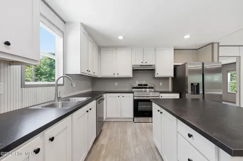 317 N Red Maple Court Swansboro NC 28584