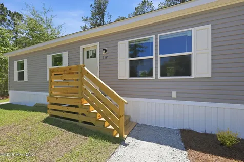 317 N Red Maple Court Swansboro NC 28584
