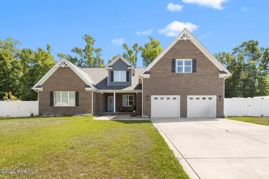 402 King Richard Court Jacksonville NC 28546