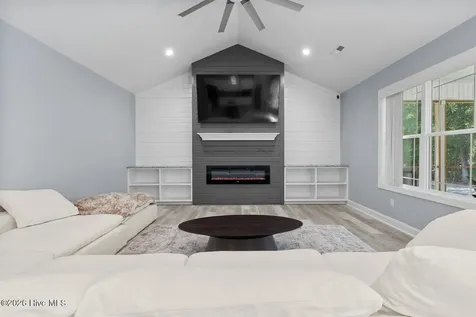 402 King Richard Court Jacksonville NC 28546