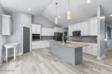 402 King Richard Court Jacksonville NC 28546