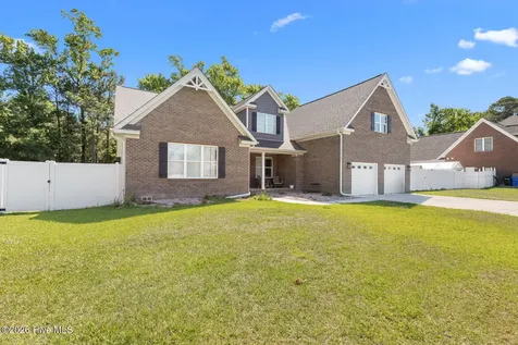 402 King Richard Court Jacksonville NC 28546