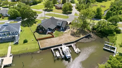 201 Mansfield Parkway Morehead City NC 28557