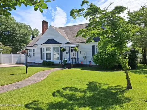 104 Locust Street Elizabeth City NC 27909