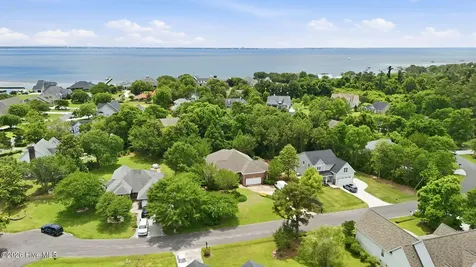 105 Pine Bluff Drive Morehead City NC 28557