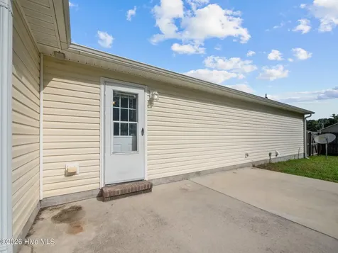 312 Reid Court N Jacksonville NC 28540