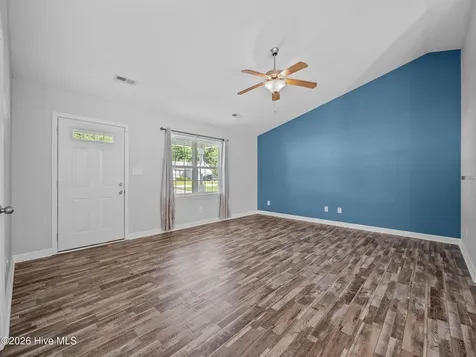 312 Reid Court N Jacksonville NC 28540