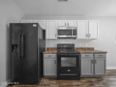 312 Reid Court N Jacksonville NC 28540
