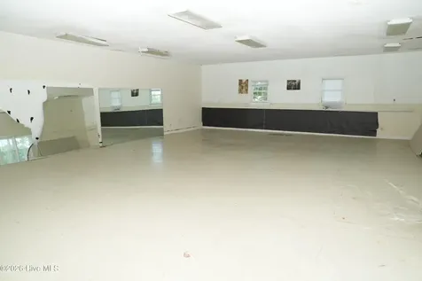 4556 Garland Highway Clinton NC 28328