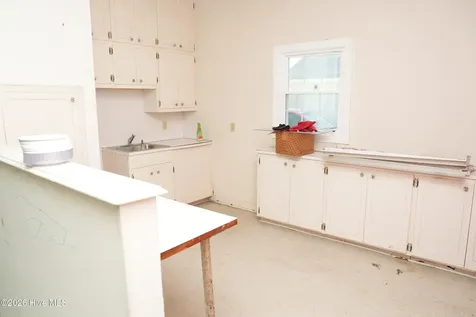 4556 Garland Highway Clinton NC 28328