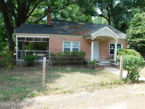 7 First Street Laurinburg NC 28352