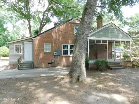 7 First Street Laurinburg NC 28352