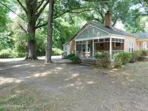 7 First Street Laurinburg NC 28352
