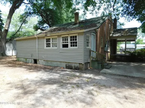 7 First Street Laurinburg NC 28352